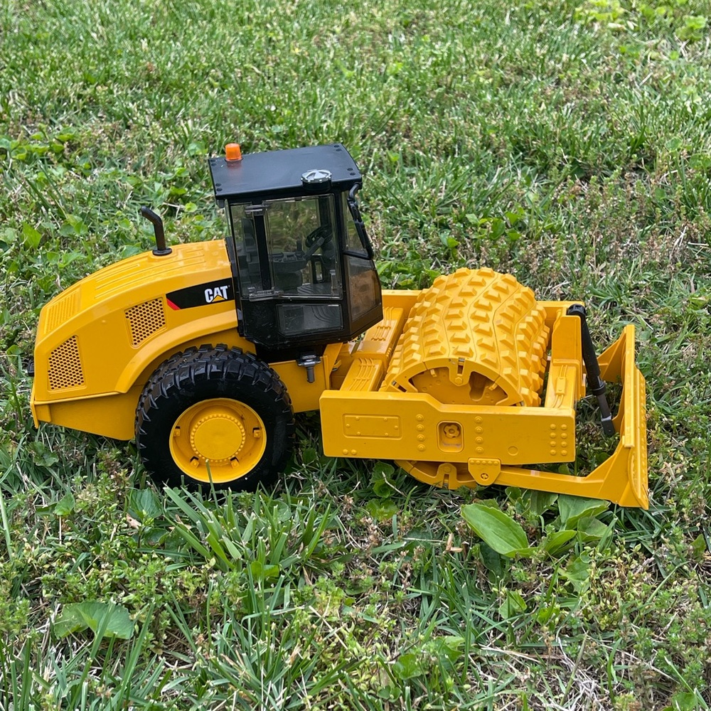 BRUDER Soil Compactor/Roller